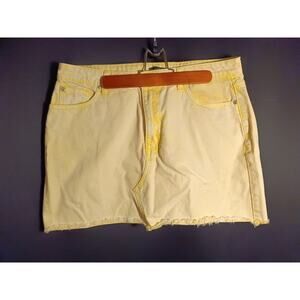 Boohoo Women’s 14 Butter Yellow Distressed Faded Mini Denim Skirt